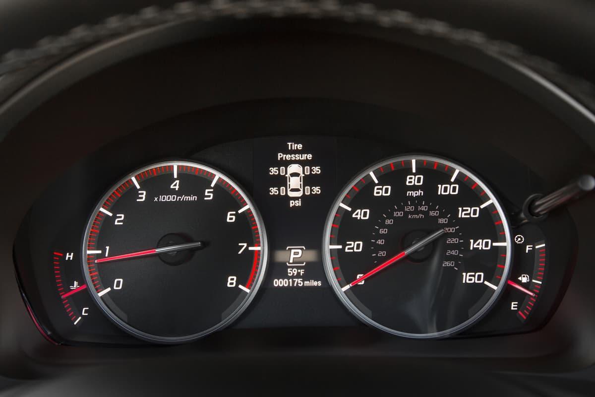 Acura dash with tire pressure monitor screen
