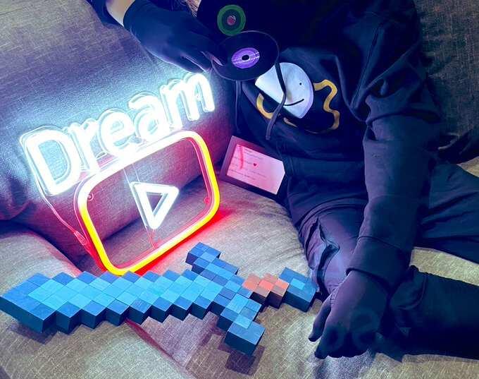 Dream and his Minecraft. Photo: @Dream Source: Twitter